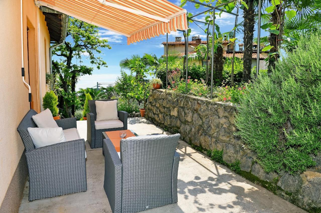 Apartment Charming Getaway W Panoramic Sea Views And Rewarded Garden *