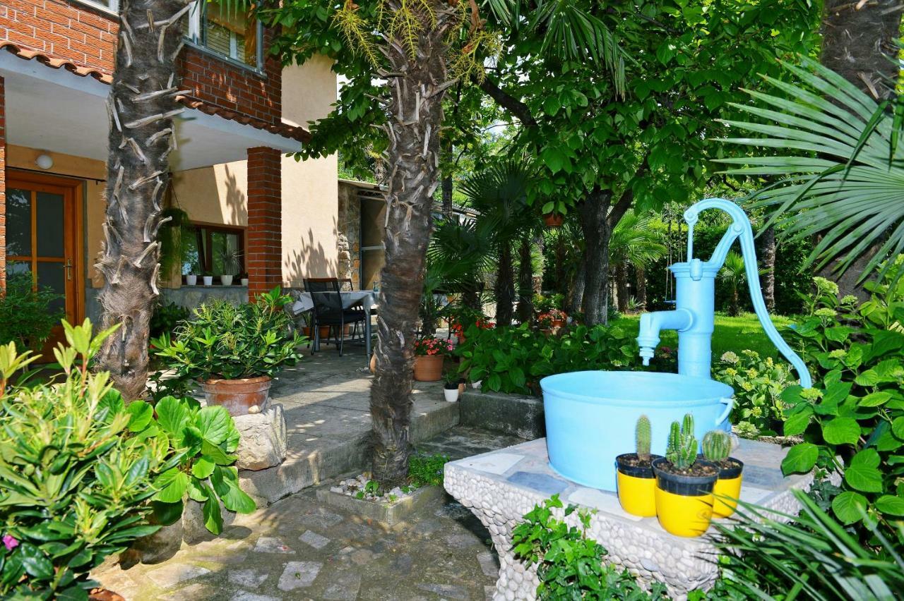 Apartamento Charming Getaway W Panoramic Sea Views And Rewarded Garden *